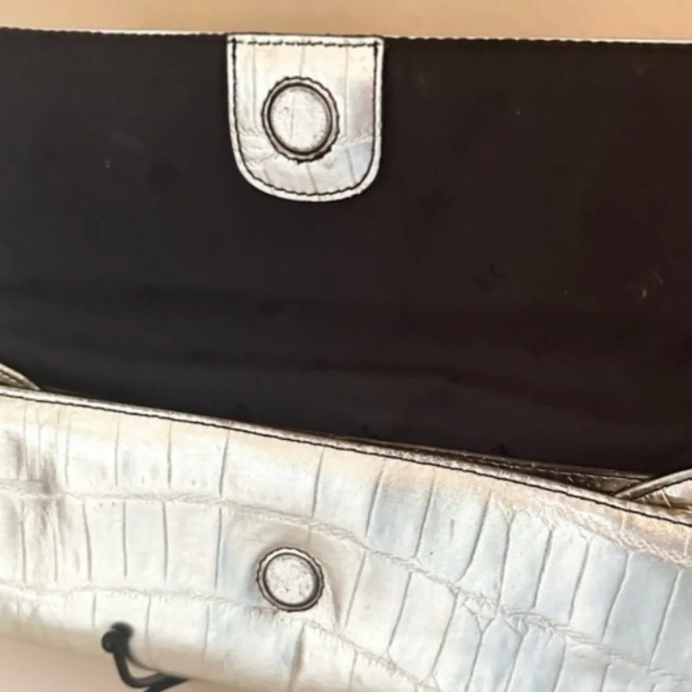 KENNETH COLE ~ Women's gold/silver embossed magnetic closure clutch bag